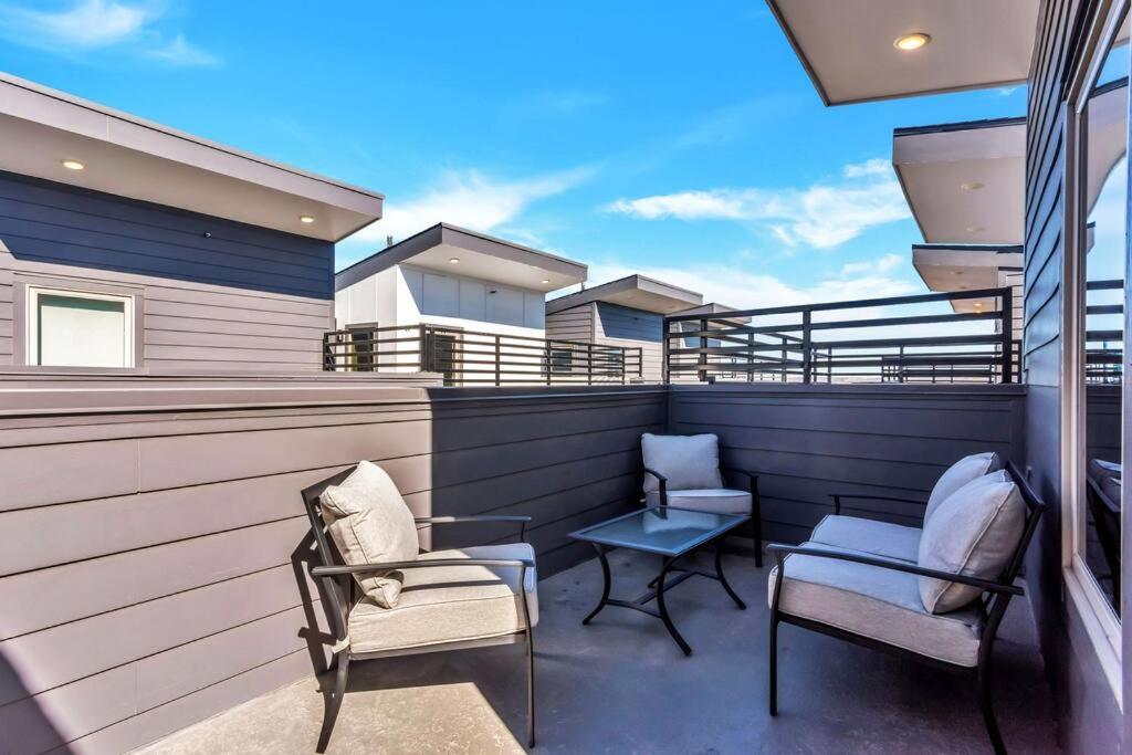 Private Rooftop Patio + 4 Story Home In Downtown Fw ฟอร์ตเวิร์ท ภายนอก รูปภาพ